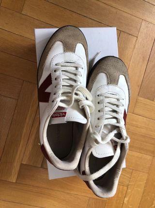 Zapatillas Victoria Piel Marrón y Blanco