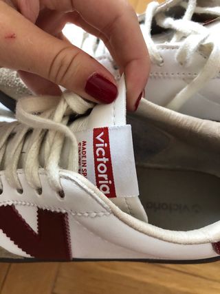 Zapatillas Victoria Piel Marrón y Blanco