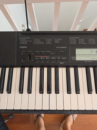 Teclado Casio CTK-3200 + soporte