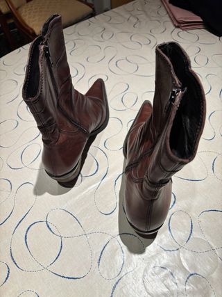 Botas de piel marrones
