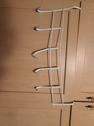 Colgador de puerta blanco