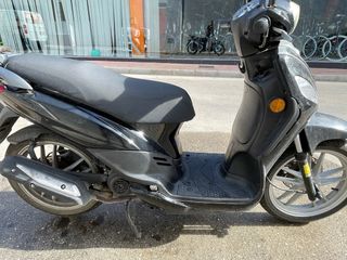 Ciclomotor SYM Negro motor roto 