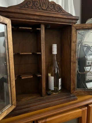 Vitrina de Madera Vintage con Puertas de Cristal