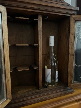 Vitrina de Madera Vintage con Puertas de Cristal