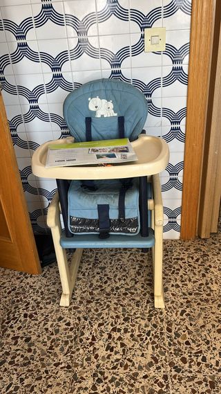 Trona, colchón cuna y parque infantil