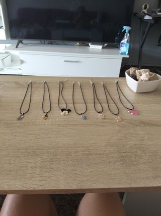 Collares con dibujos variados
