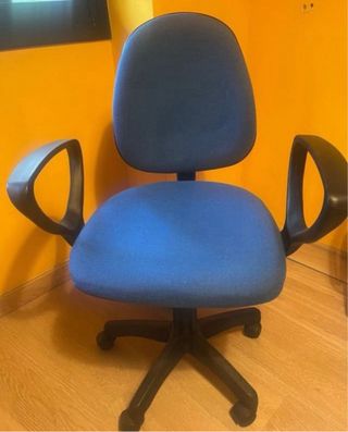 Silla de oficina con ruedas azul y negra nueva