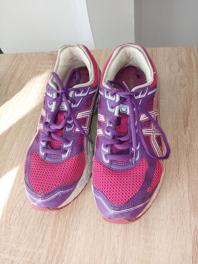 Zapatillas Asics Talla 39.5 Rosas y Moradas