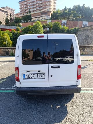 Ford Grand Tourneo Connec 2011