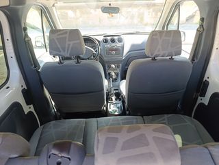 Ford Grand Tourneo Connec 2011