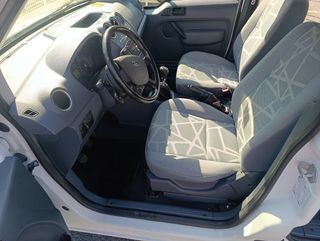 Ford Grand Tourneo Connec 2011