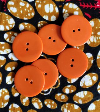 Lote 6 botões resina laranja grandes