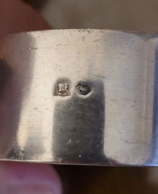 Servilletero antiguo de plata con sello