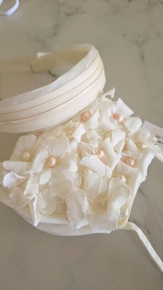 Conjunto comunion.
Limosnera y diadema 