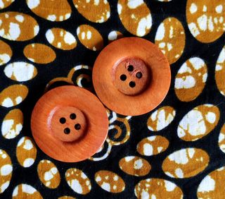 Lote 2 botões madeira grandes novos