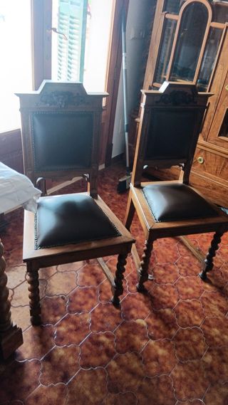 Cómoda de madera estilo clásico