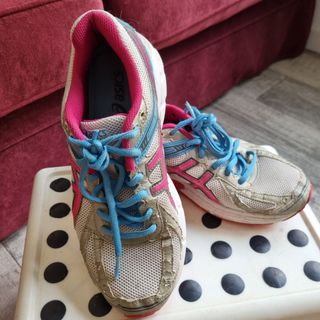 Zapatillas asics 2 pares del mismo modelo