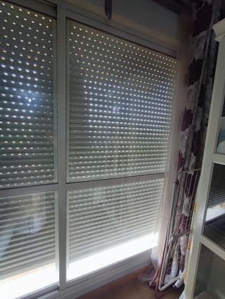 Ventanas de aluminio y persianas 