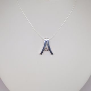 Colgante Oro Blanco Triángulo Brillante