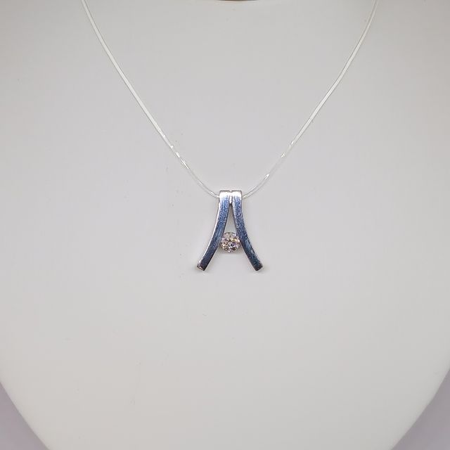 Colgante Oro Blanco Triángulo Brillante