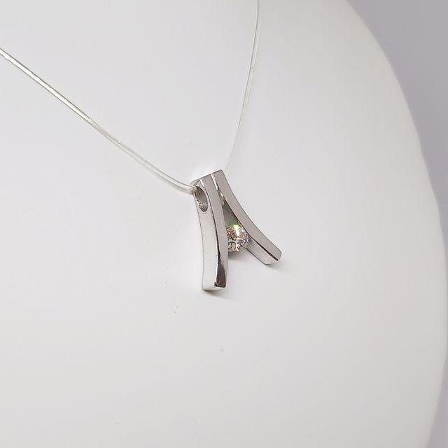 Colgante Oro Blanco Triángulo Brillante