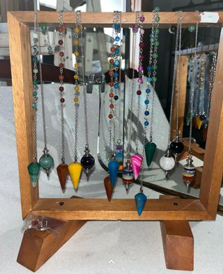 Péndulos de cuarzo y piedras naturales