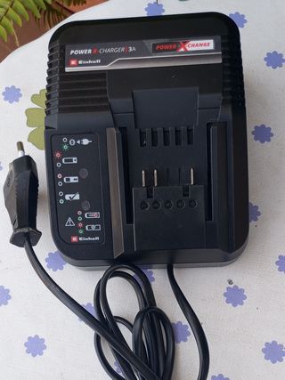 Cargador Einhell Power X-Change 3A