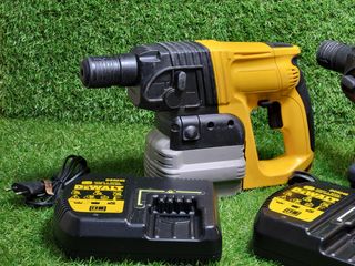 Taladro Martillo Dewalt 24V DW004K2C a Batería