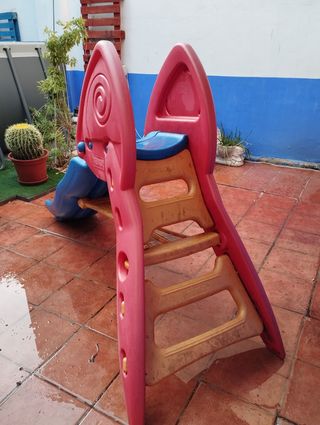 Tobogán infantil azul y rosa