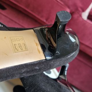 Zapatos de tacón rojos y Negros 