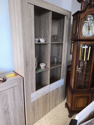 Vitrina Beige y blanco