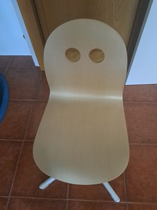 Silla de estudio infantil de madera