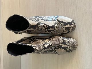 Botines imitación piel serpiente 