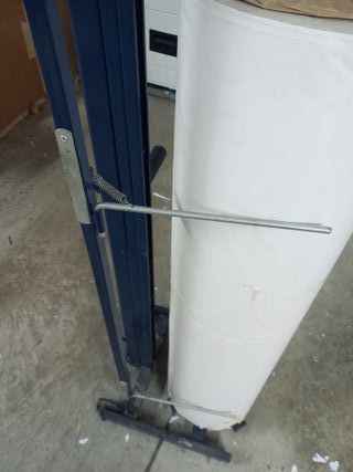 Portabobinas vertical