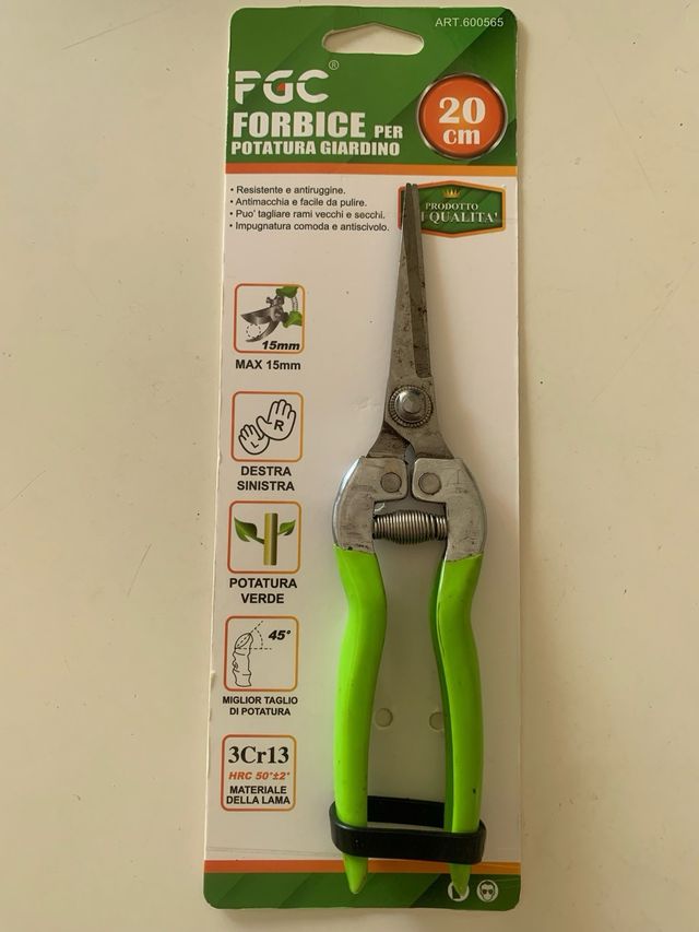 4 Forbici per potatura FGC.