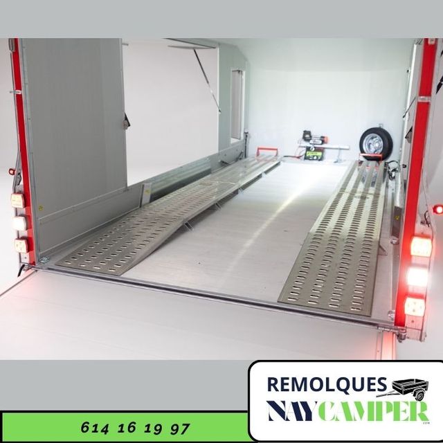 Remolque portacoches cerrado ROCKET RACING 2000