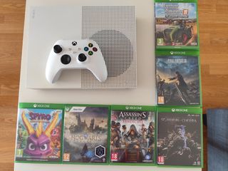 Xbox One S White + Controller e cavi + giochi. 

