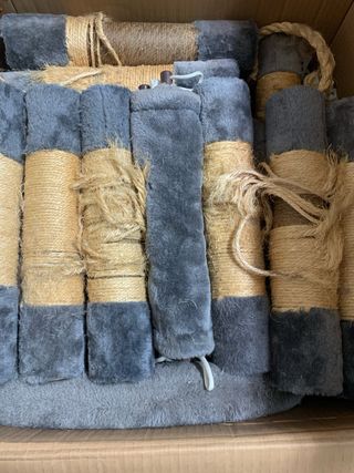 Árbol para gatos gris y beige