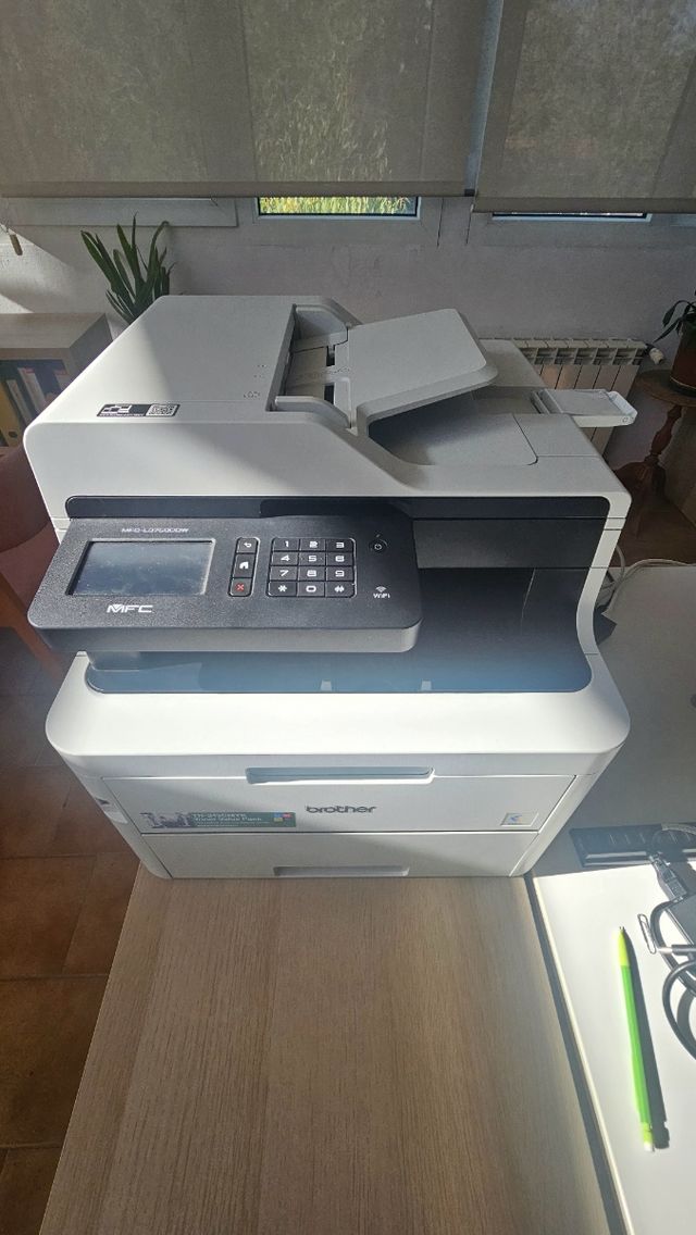 Impresora Brother WiFi Bluetooth Blanca