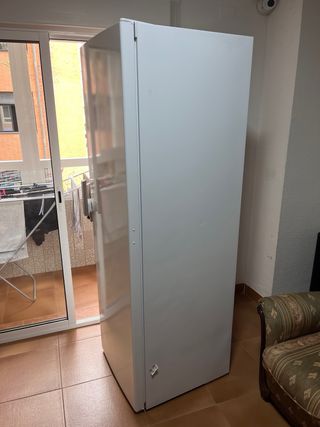 Congelador Balay Vertical NO FROST sin usar