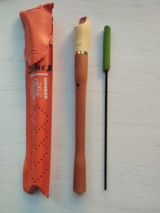 Flauta dulce HOHNER con limpiador