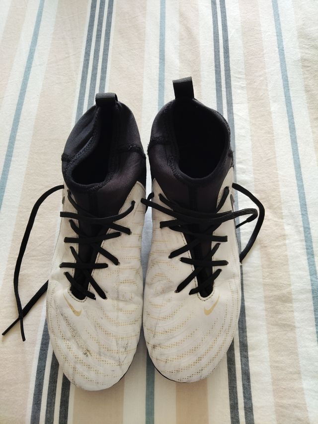 Botas de fútbol Nike Talla 36 AG Niño