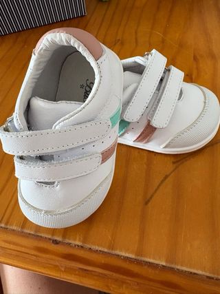 Zapatillas barefoot blancas 
