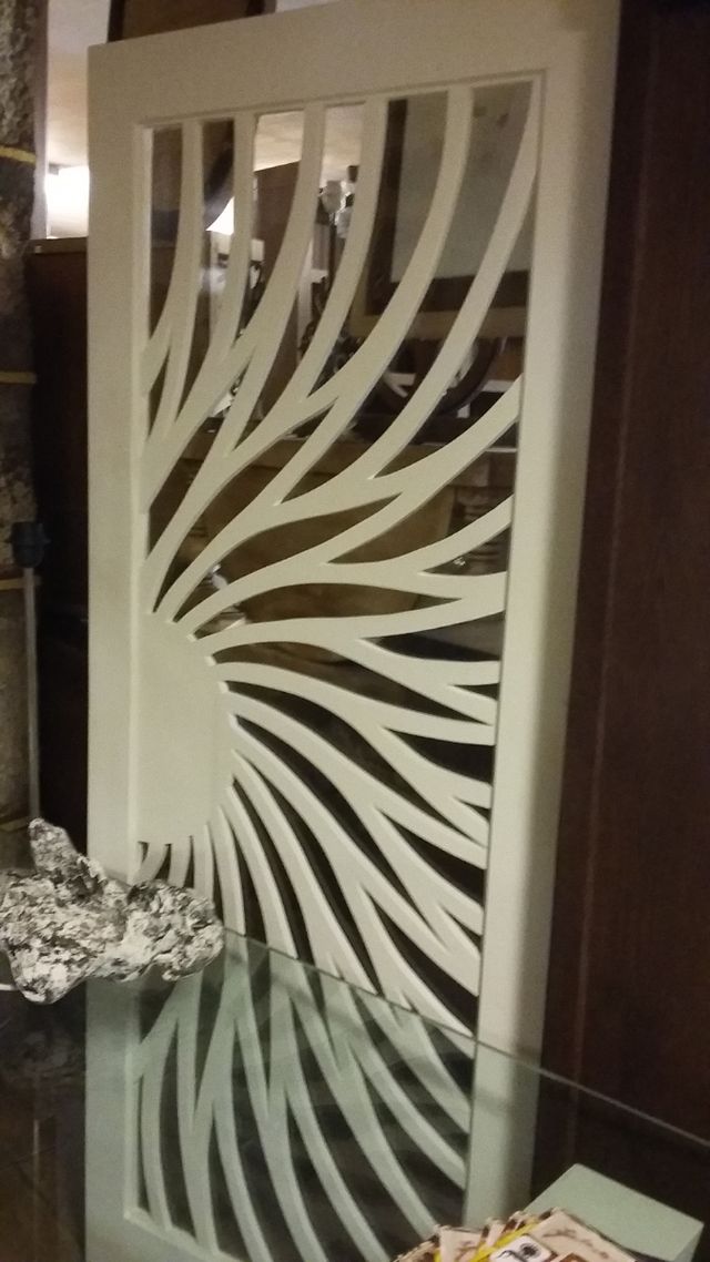 Puerta de madera con detalles