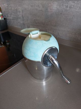 Picador de Gelo Manual Azul e Prata