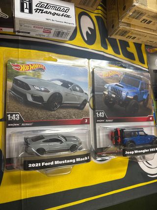 Hot Wheels 1:43 Mustang Mach 1 y Jeep Wrangler