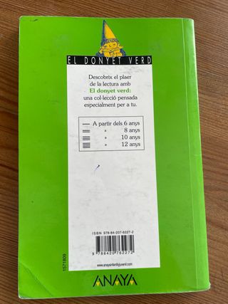 Memòries d'una gallina (Cuentos, Mitos Y Libros...