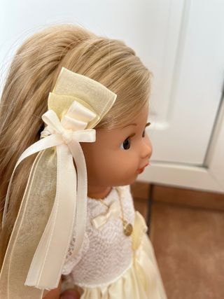 Muñeca de Comunión Vestido Beige