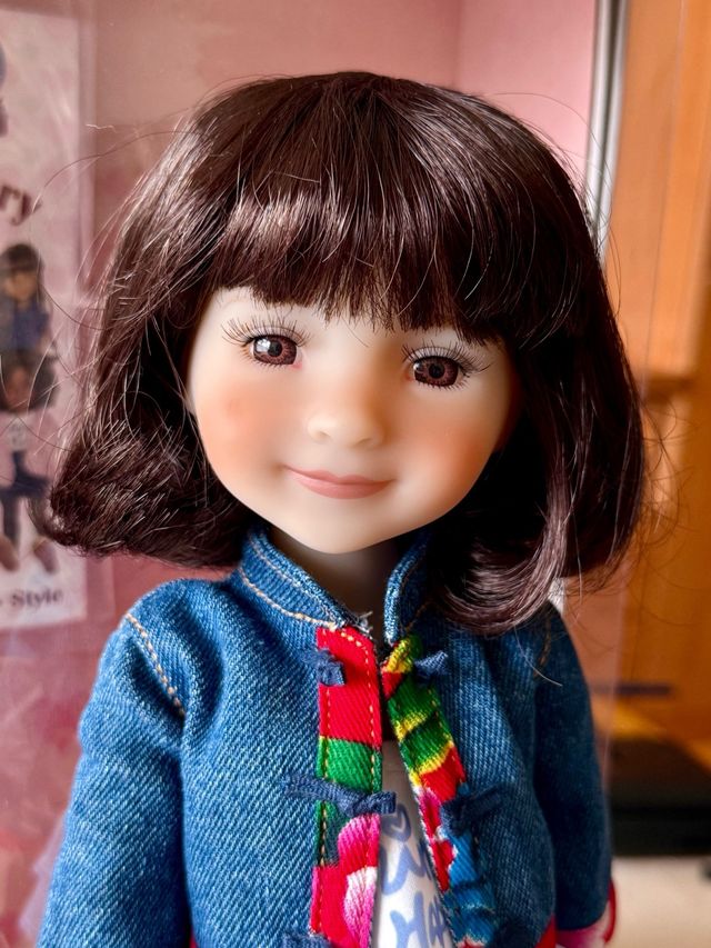 Muñeca Ruby Red Hanna . Articulada 36 cm