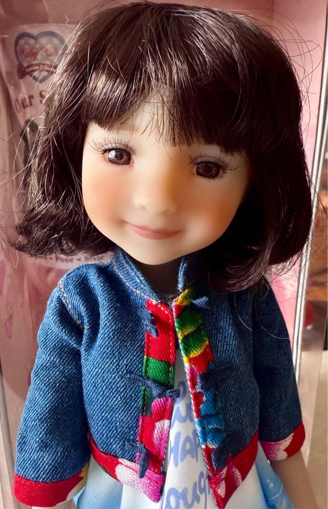 Muñeca Ruby Red Hanna . Articulada 36 cm